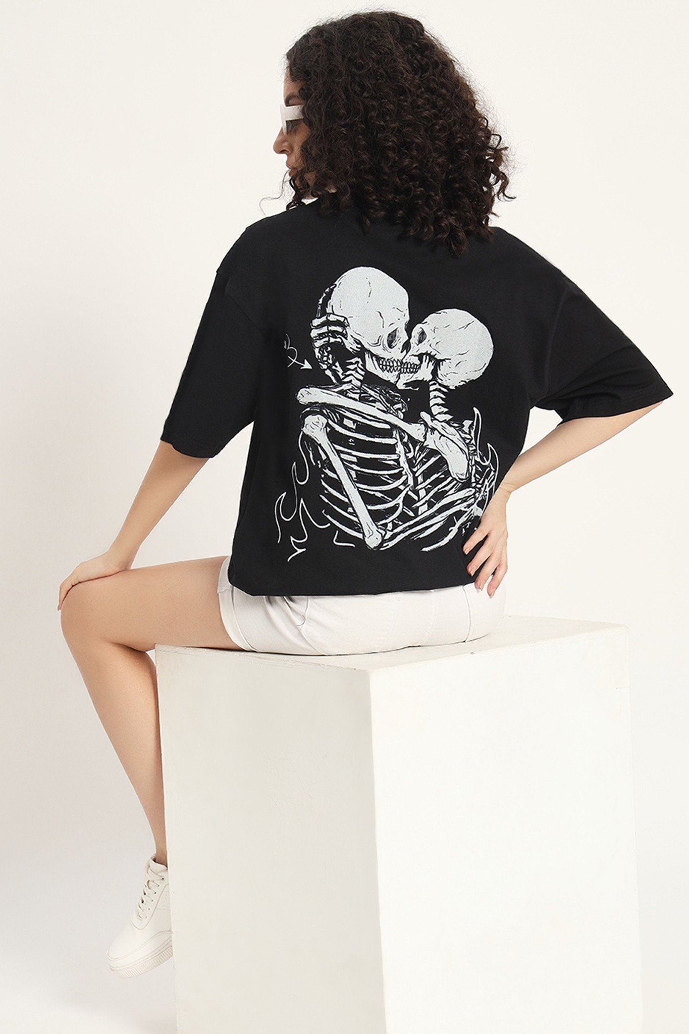 Skeleton love Oversized T-shirt